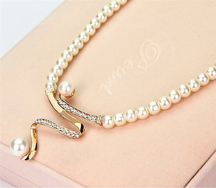 Godina | Collar Perlas Elegancia Sinuosa