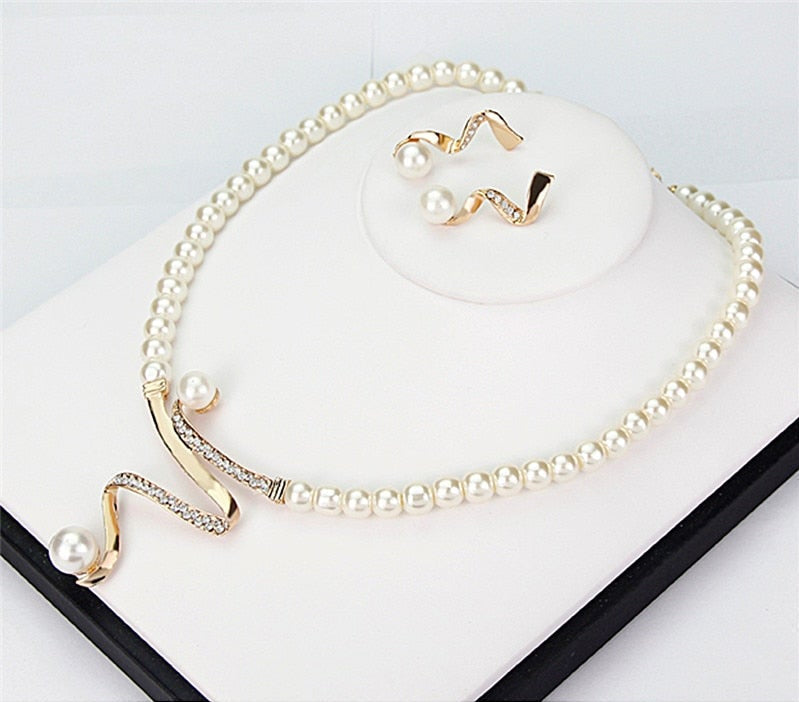 Godina | Collar Perlas Elegancia Sinuosa