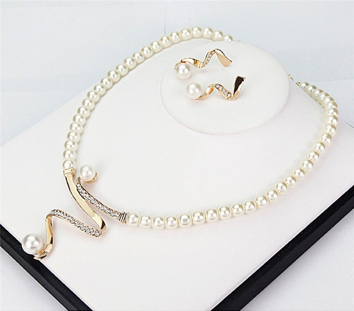 Godina | Collar Perlas Elegancia Sinuosa