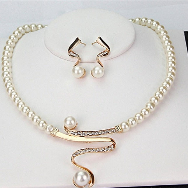 Godina | Collar Perlas Elegancia Sinuosa