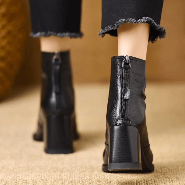 Escolástica | Botines Estrella del Boulevard